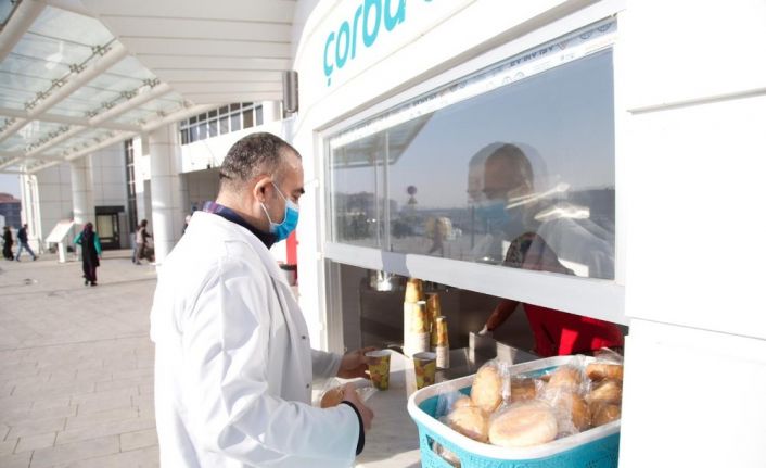 Başkan Dinçer: “Çorba evimizde günde bin vatandaşımızın içini ısıtıyoruz’’