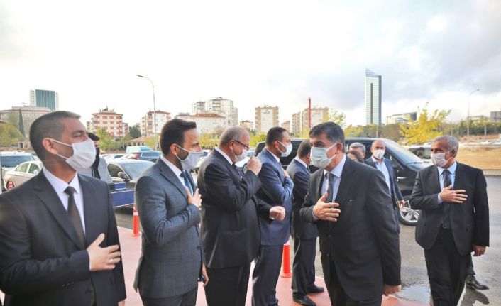 Başkan Fadıloğlu’ndan Ak Parti’ye "hayırlı olsun" ziyareti