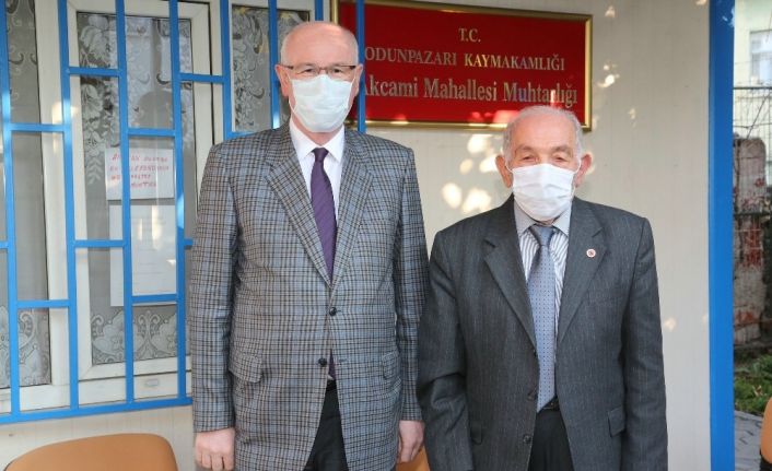 Başkan Kurt’tan Muhtar Mandal’a 45’inci yıl kutlaması