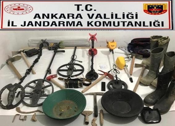 Başkent’te define arayan 9 kişi suçüstü yakalandı