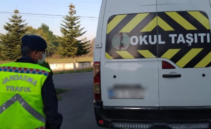 Bayburt şehir merkezinde öğrenci taşıyan okul servisi ücretlerine yüzde 10 zam yapıldı