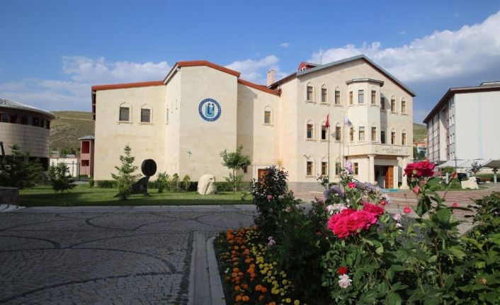 Bayburt Üniversitesi geliştirdiği ‘Akademik Değerlendirme Sistemi’ ile dijital değerlendirmeler yapıyor