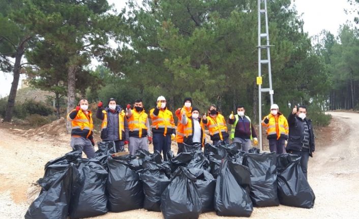 Bilecik Şehir Ormanı’nda 74 torba çöp toplandı
