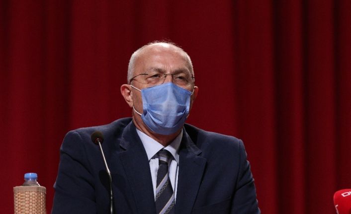 Bilim Kurulu Üyesi Ünal: “Kimin önde gittiğinin hiçbir önemi yok, önemli olan Türkiye’nin kendi aşısını üretebilmesi”