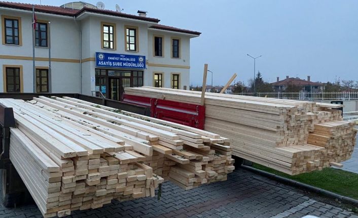 Bolu’da 100 bin lira değerinde kereste çalan 2 kişi tutuklandı