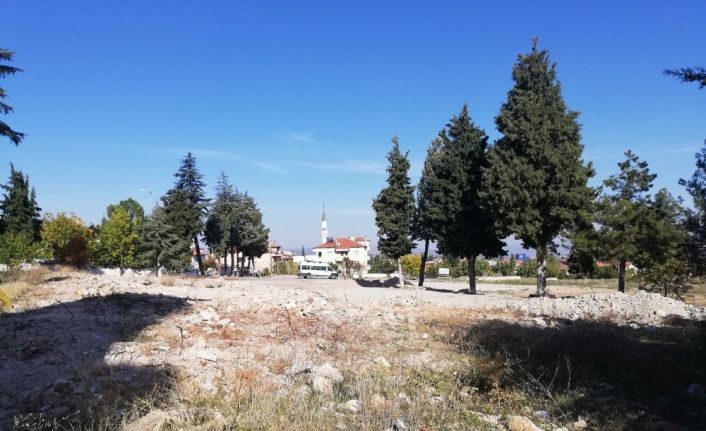 Çal’da 2 yıl önce yıkılan okul için yeni ihale yapıldı