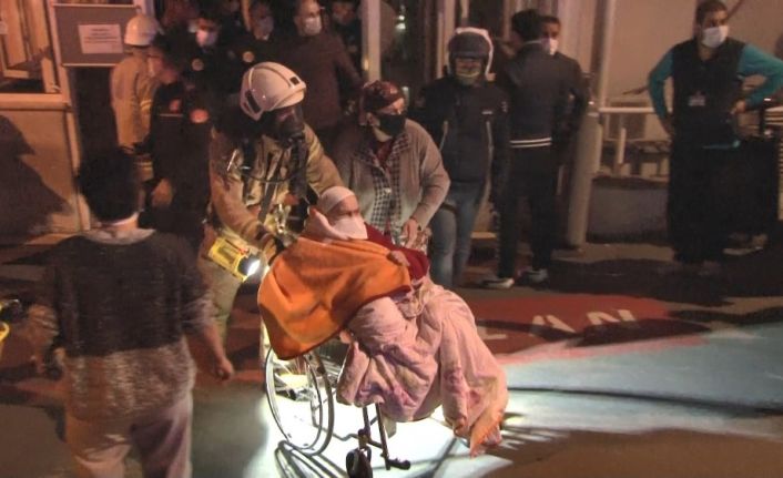 Cerrahpaşa Tıp Fakültesi Hastanesi’nde yangın...Çok sayıda hasta dumandan etkilendi