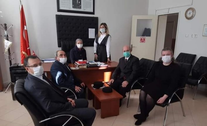 Çifteler’de muhtarların Öğretmenler Günü ziyaretleri