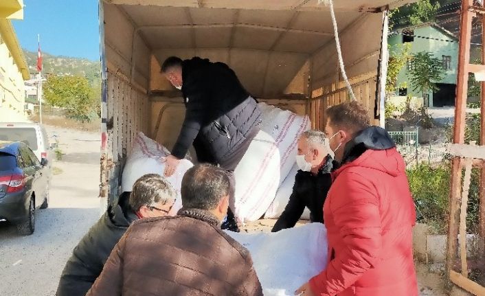 Çocuklar üşümesin diye yola çıktılar