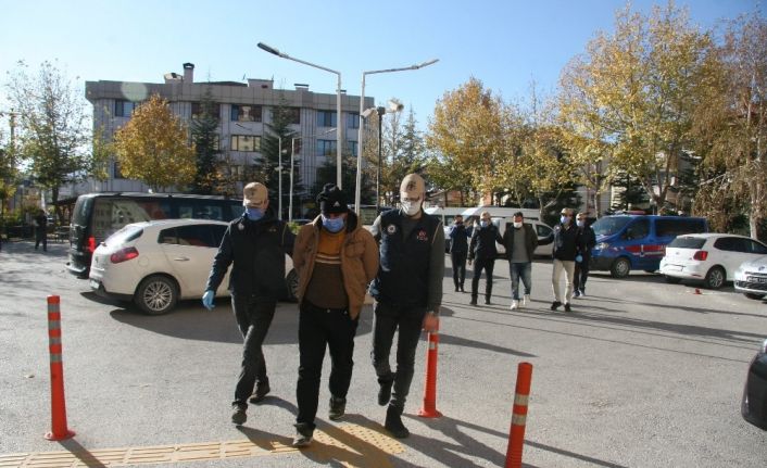 DEAŞ’ın İngilizce listesindeki ‘soldier’leri (asker) Afyon’da yakalandı