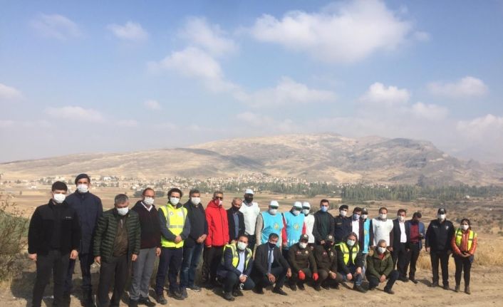 Develi’de 2 bin fidan toprakla buluştu