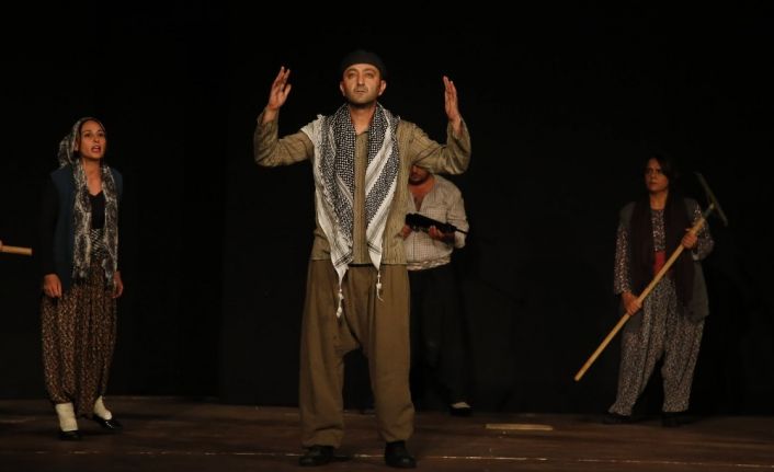 Döşemealtı’nda ‘Bir Kurtuluş Hikayesi’ izleyiciyle buluştu