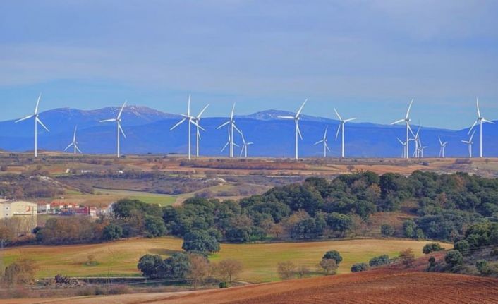 DPÜ’den Temiz Enerji Teknolojilerini konu alan kitaba destek