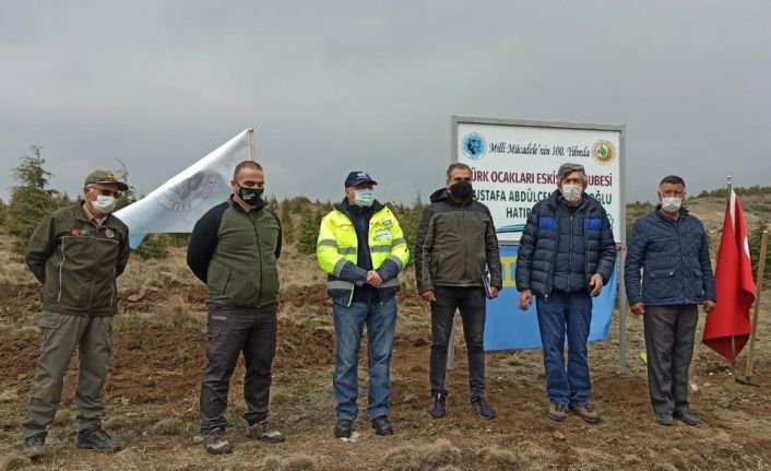 Eskişehir Türk Ocağı Mustafa Abdülcemil Kırımoğlu Hatıra Ormanı’na 2 bin 20 fidan