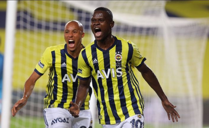 Fenerbahçe: "Samatta’nın milli maçta sakatlandığına yönelik haberler gerçeği yansıtmıyor"