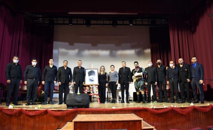 Fethiye’de Atatürk’ün sevdiği şarkılar seslendirildi