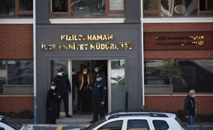 Gamze Açar’ın şüpheli ölümü ile ilgili gözaltına alınan 5 zanlı adliyeye sevk edildi