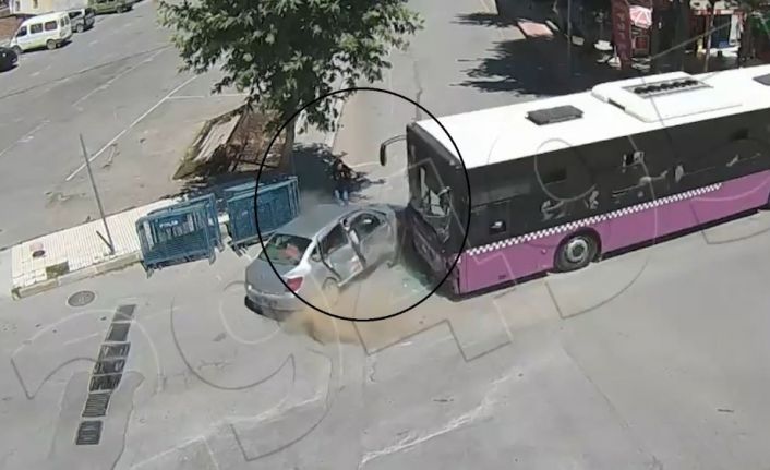 Genç kadın kazadan saniyelerle kurtuldu