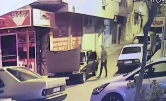 Gezmek için 3 araç çaldılar, şansızlık yakalarını bırakmadı; O anlar kamerada