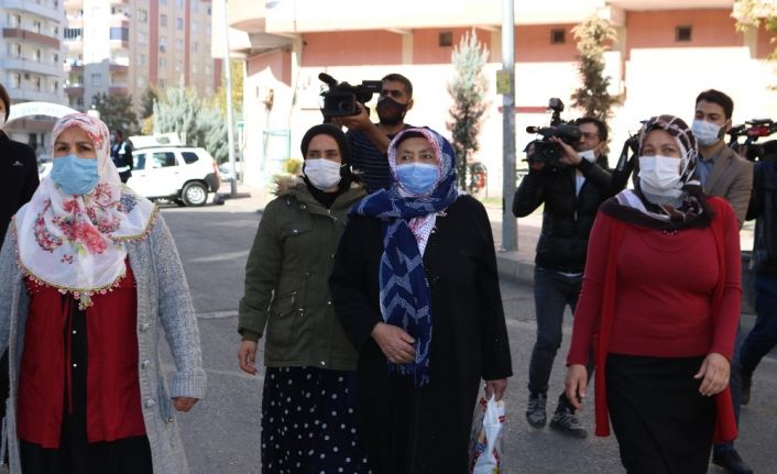 HDP önündeki ailelerin çığlığı büyüyor, eyleme katımlar devam ediyor