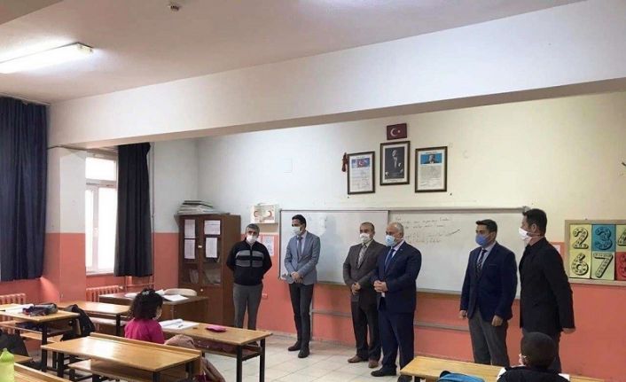 Hekimhan’da okullarda covid-19 denetimi