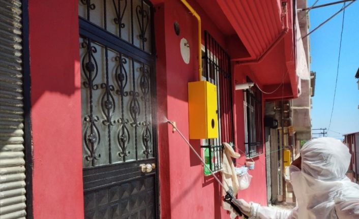 İlkadım Belediyesi korona vakası görülen yerleşim yerlerini dezenfekte ediyor