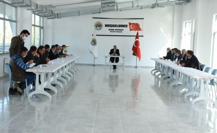 İnönü Belediyesi muhtarlarla istişare toplantılarına devam ediyor