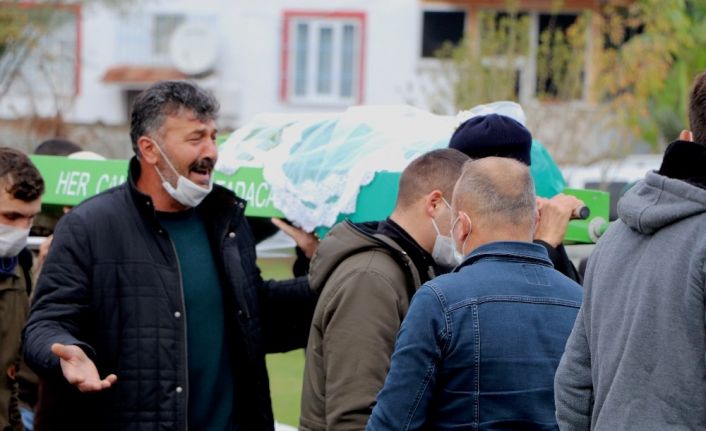 İp atlarken kalp krizi geçirerek hayatını kaybeden genç kız toprağa verildi