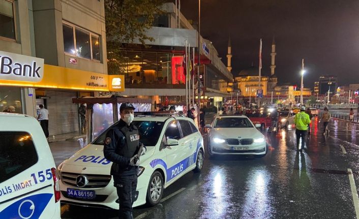 İstanbul’daki uygulamada 12 bin şahsın GBT’si tarandı, aranan 371 kişi yakalandı
