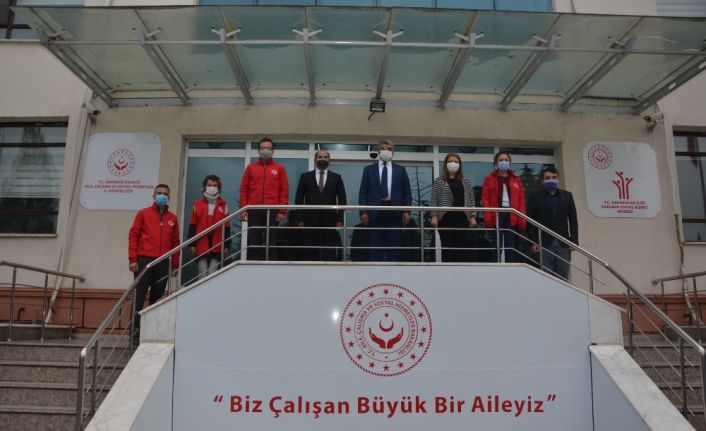 İzmir’deki depremzedelere psikolojik destek verecek ekip dualarla uğurlandı