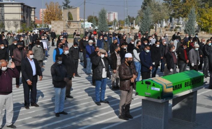 Karaman’da kalbinden bıçaklanan genç toprağa verildi
