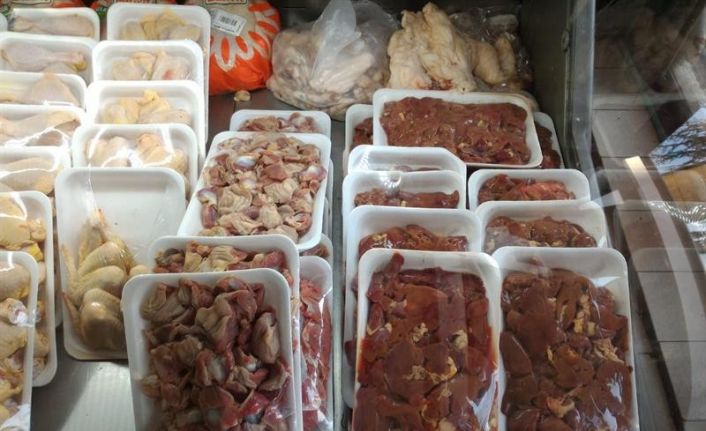 Kayseri’de merdiven altı tavuk parçalayan 4 işletmeye 111 bin TL para cezası