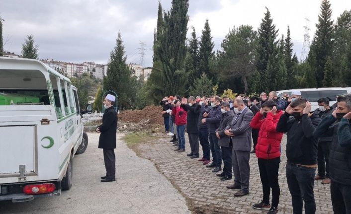 Kazada ölen 3 aylık Öykü ile yengesi ve babaannesi gözyaşlarıyla uğurlandı
