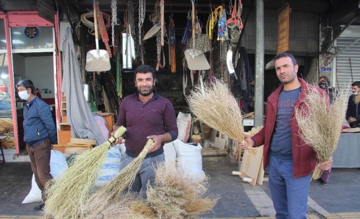Kilis’te çalı süpürgesi satışı başladı