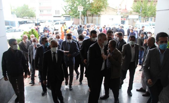 Korona tedavisi tamamlanan Başkan Turanlı görevine başladı