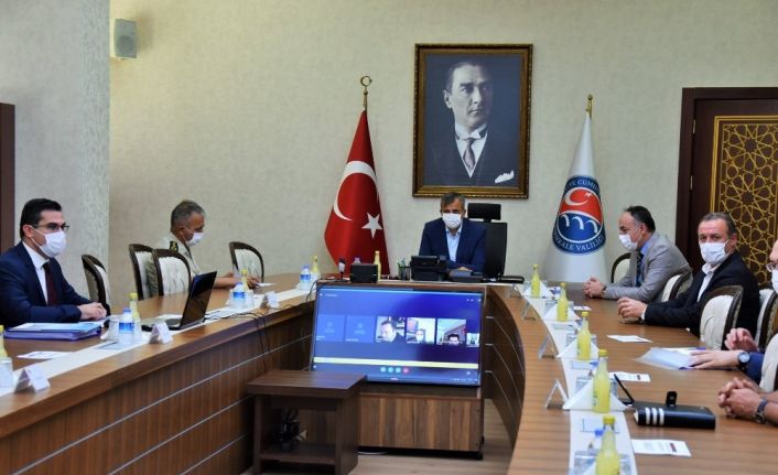 Korona virüs hastaları ’elektronik bileklik’ ile takip edilecek: İlk uygulama pilot il Kırıkkale’de başladı