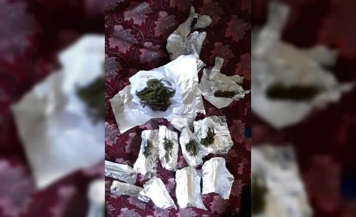 Korona virüsü denetimi yapan polisten zehir tacirlerine suçüstü
