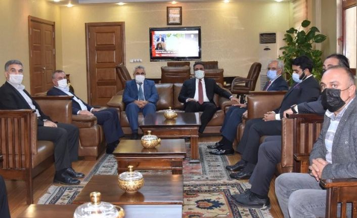 Kuveyt Büyükelçisi Al-Zawawi Rektör Özcoşar ile bir araya geldi