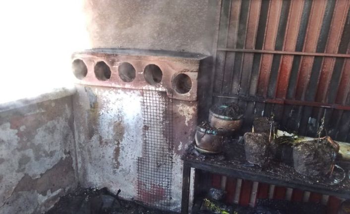 Lokma dökerken apartmanı yakıyordu