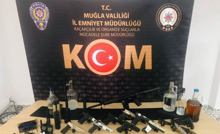 Muğla’da ruhsatsız tabancalar ele geçirildi