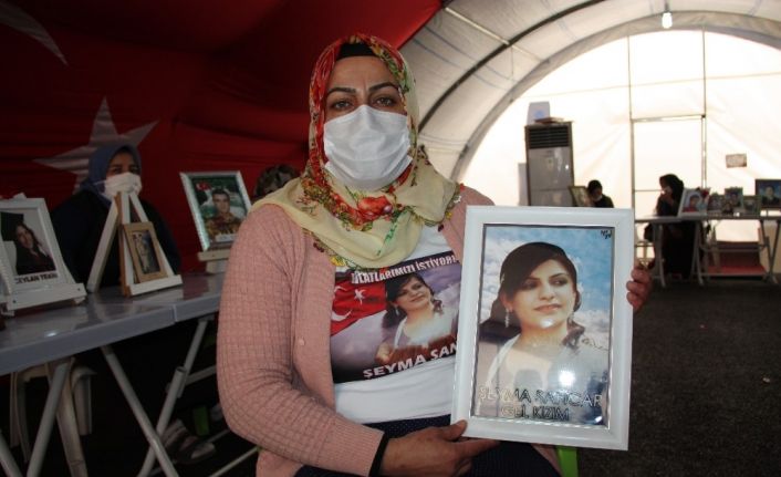 Oğlunu askere gönderecek olan acılı anne dağdaki kızına kardeş katili olma çağrısı yaptı