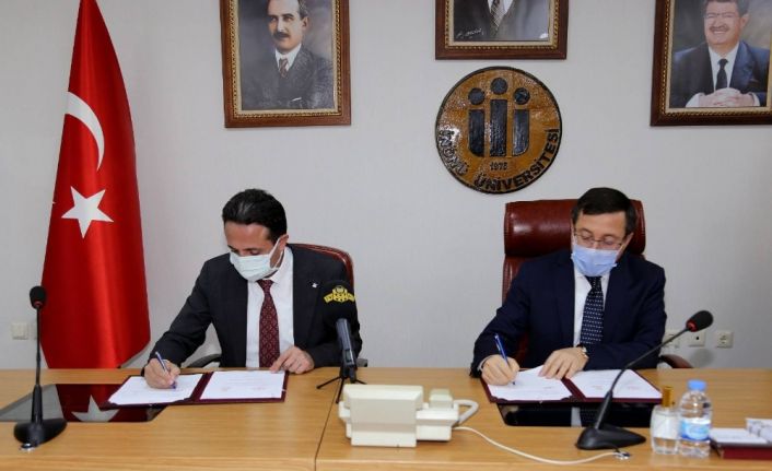 Öğrenciler için iki projeye imza