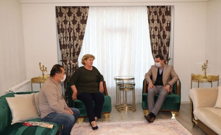 Öğretmenler gününde anlamlı ziyaret