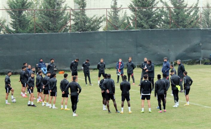 Ömer Erdoğan: “Hem fiziksel hem de oyun anlamında üzerine koymaya çalışıyoruz”