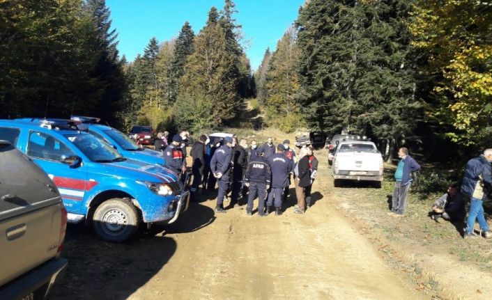 Ormanda kaybolan adama 17 saat sonra ulaşıldı