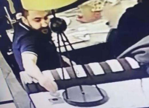 (Özel Haber) 2 bin liralık kulaklığı çaldı, yerine çakma olanı bıraktı