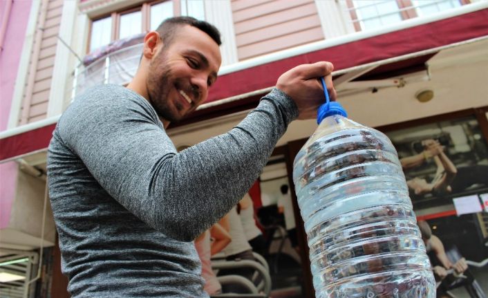 (Özel haber) 5 litrelik damacana ile başladığı sporda Türkiye şampiyonluğuna ulaştı