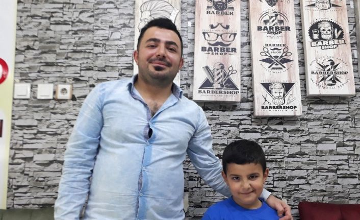 (ÖZEL) Kaldırımda motorcu dehşeti: 6 yaşındaki çocuk ezilmekten son anda kurtuldu