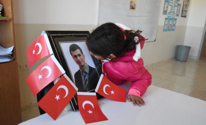 (Özel) Şehit Necmettin öğretmenin okulunda sevinç ve hüzün bir arada yaşandı