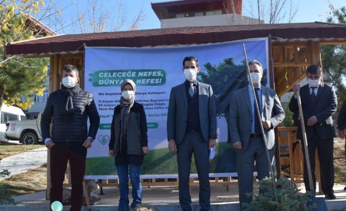 Pazarlar, Geleceğe Nefes için 200 fidan dikti